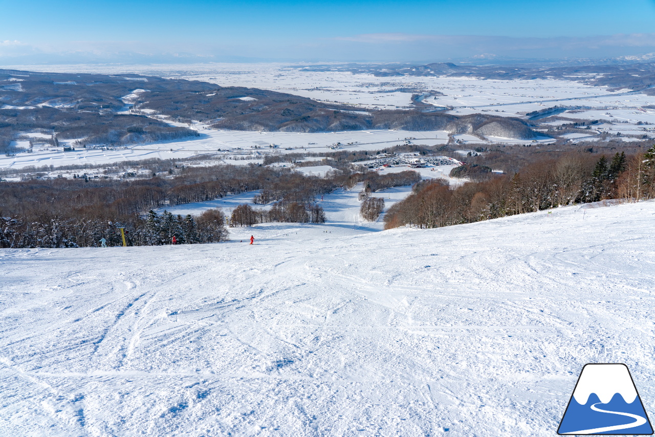 カムイスキーリンクス｜2024年の初滑りは、積雪豊富でコンディション抜群。日本最北のゴンドラリフトがある、旭川市のカムイスキーリンクスへ！